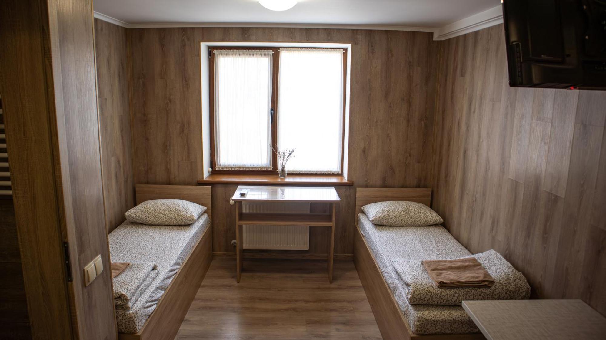 Каприз Hotel Камианец-Подилский Екстериор снимка