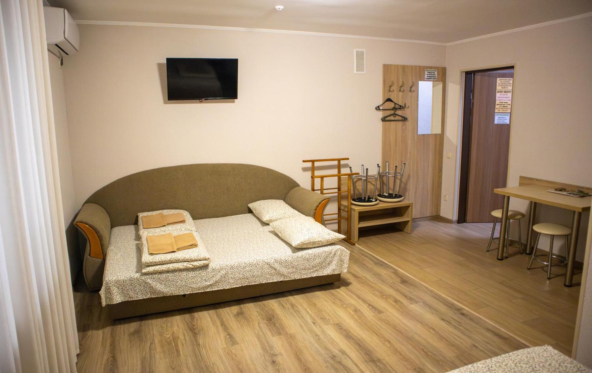 Каприз Hotel Камианец-Подилский Екстериор снимка