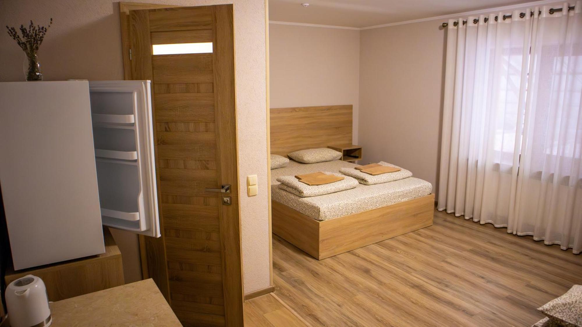 Каприз Hotel Камианец-Подилский Екстериор снимка