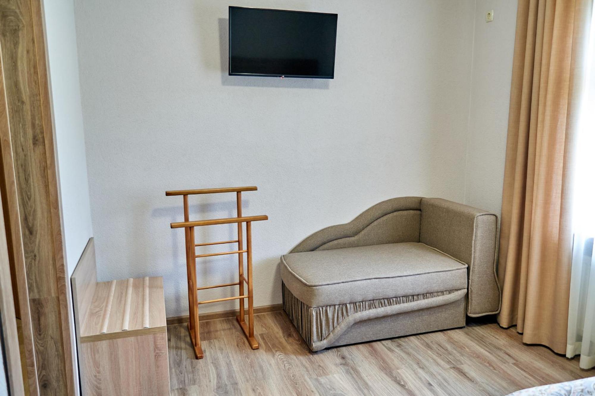 Каприз Hotel Камианец-Подилский Екстериор снимка