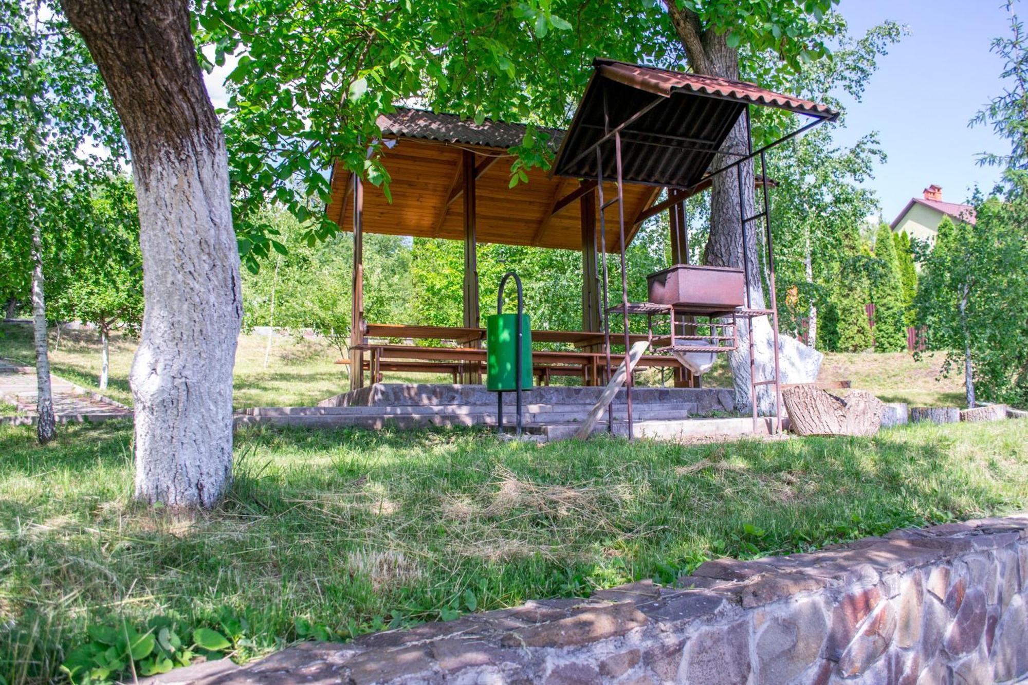 Каприз Hotel Камианец-Подилский Екстериор снимка
