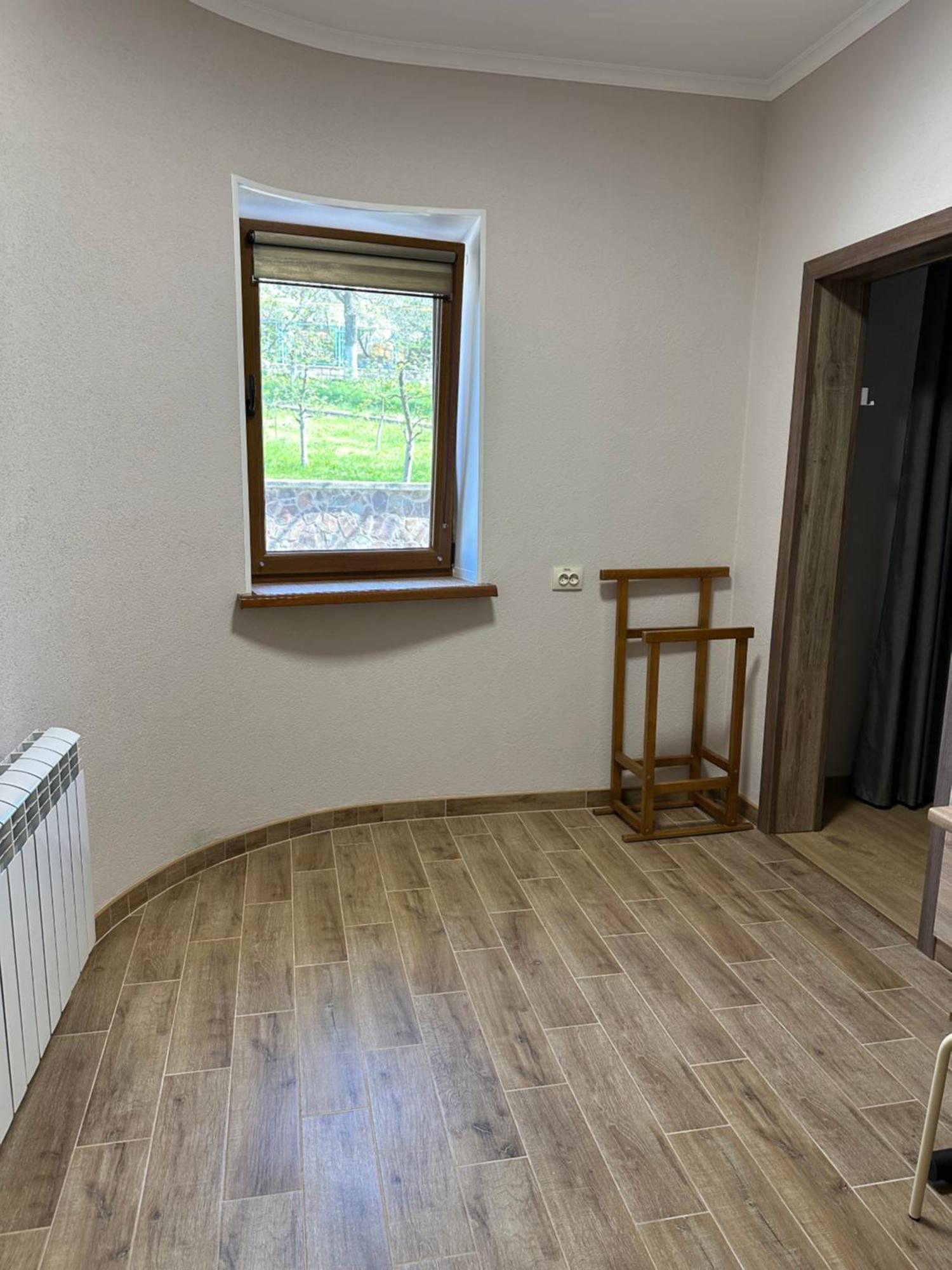 Каприз Hotel Камианец-Подилский Екстериор снимка