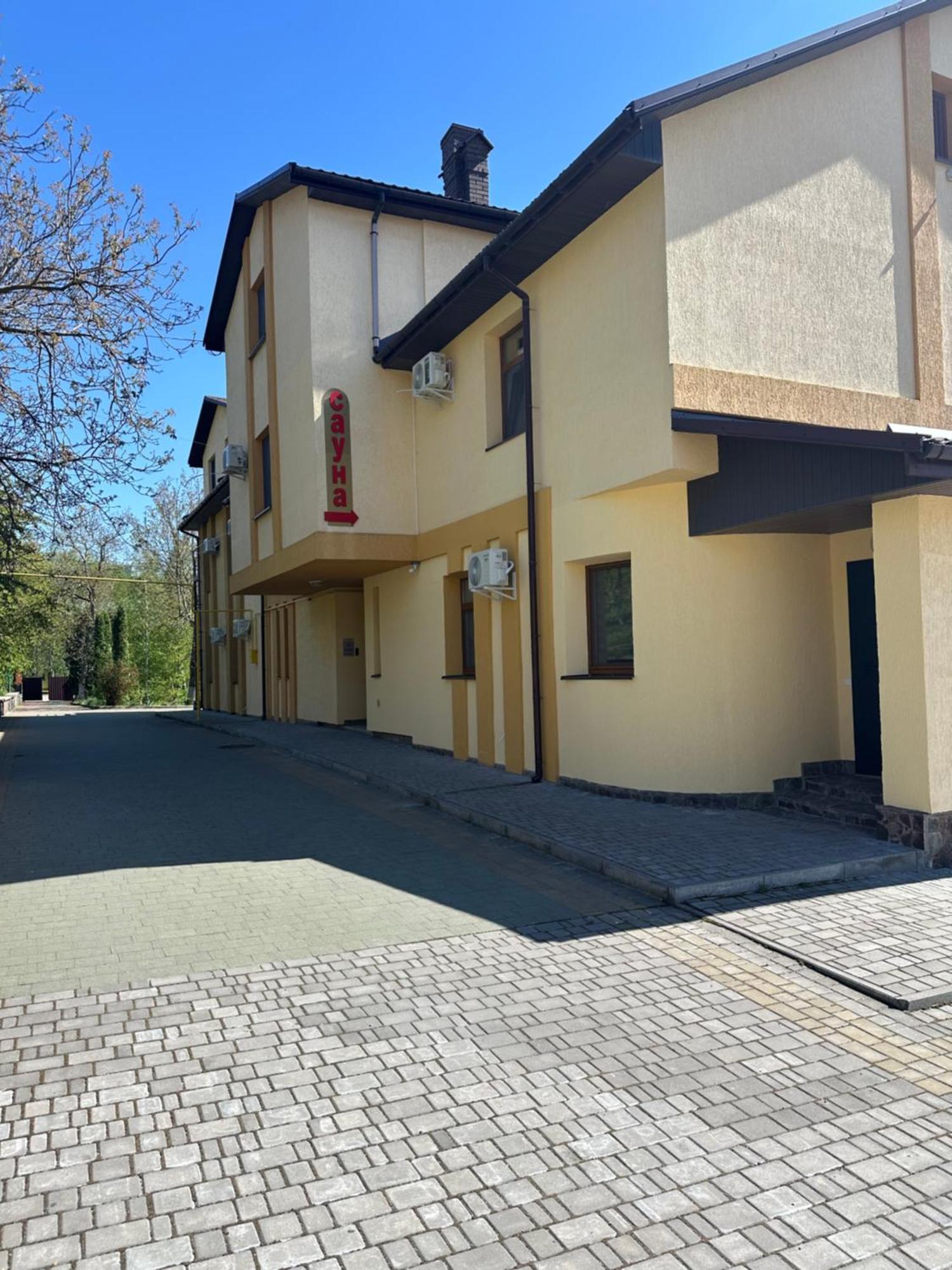 Каприз Hotel Камианец-Подилский Екстериор снимка