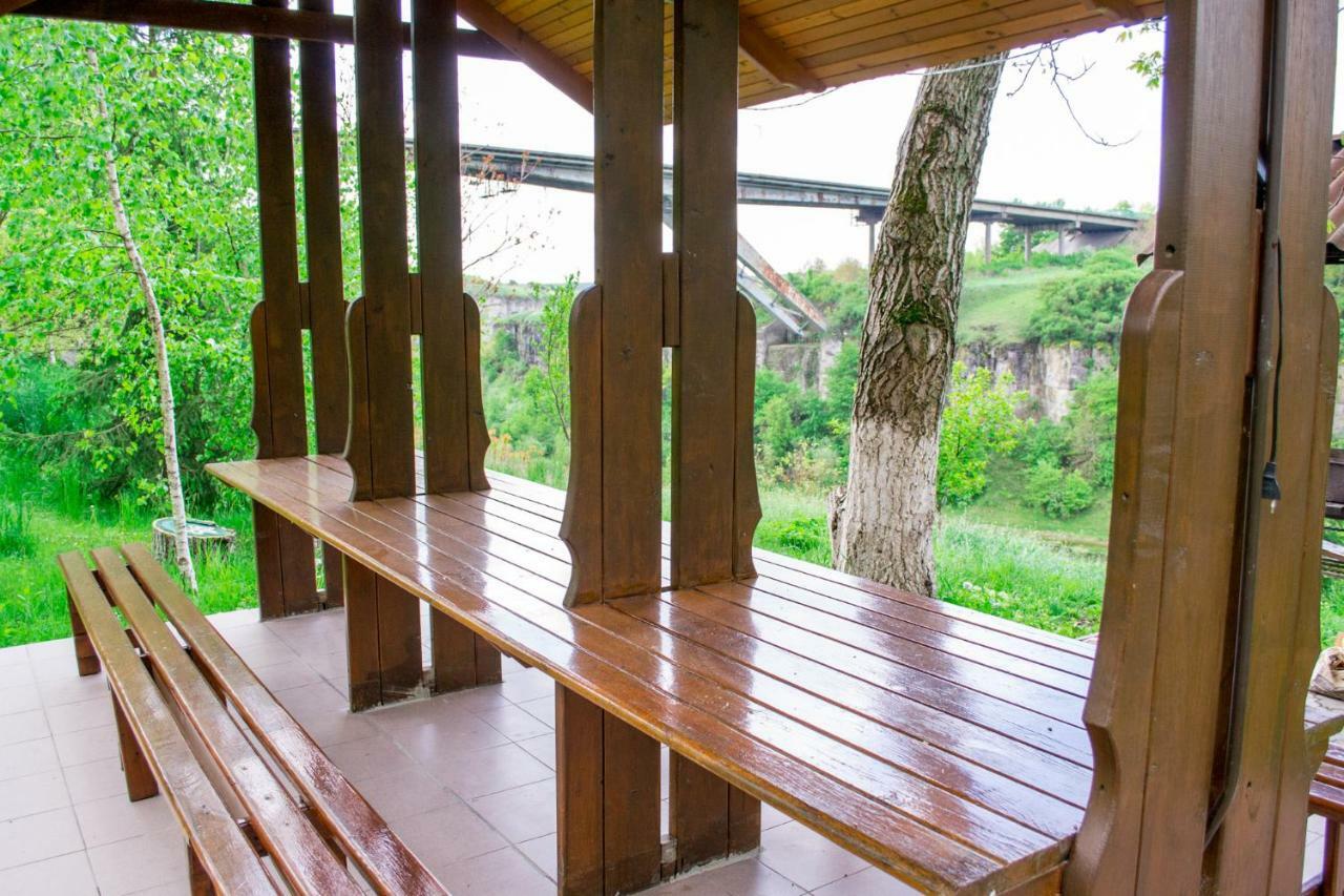 Каприз Hotel Камианец-Подилский Екстериор снимка
